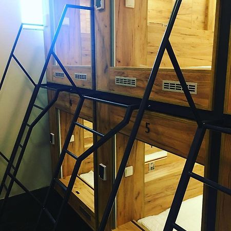 Expo Capsule Hostel Прага Екстериор снимка