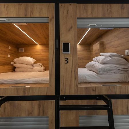 Expo Capsule Hostel Прага Екстериор снимка