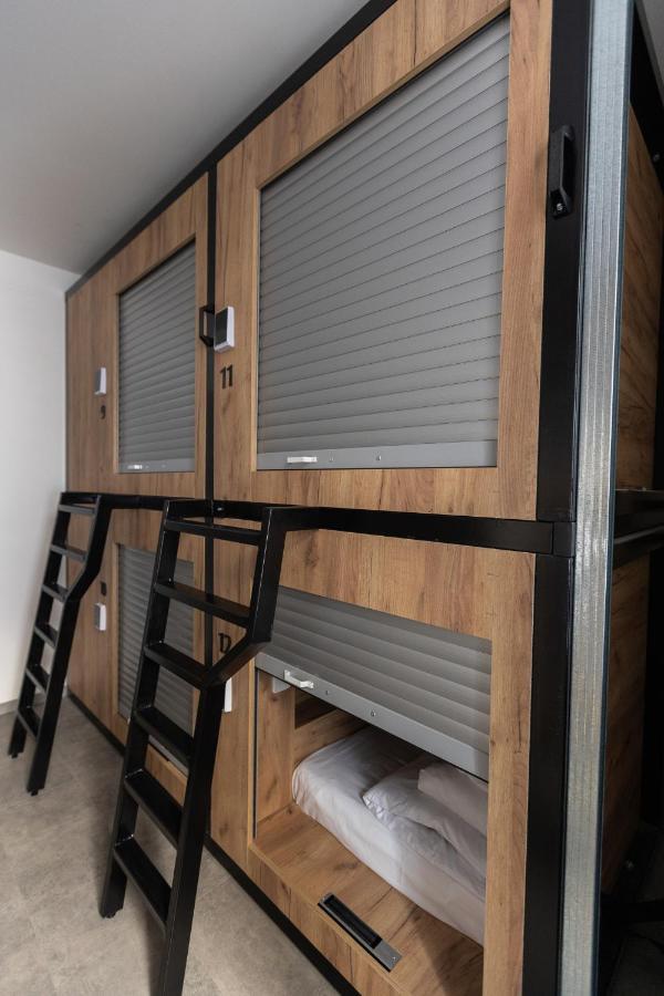 Expo Capsule Hostel Прага Екстериор снимка